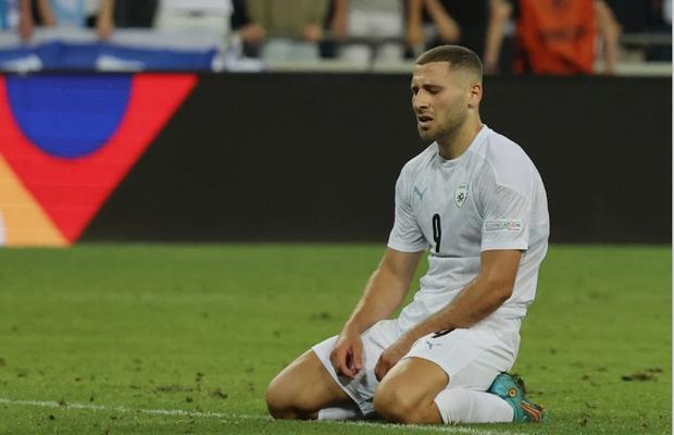 Atacantul curtat de FCSB, refuzat pe motive politice » Transferul a căzut după ce suporterii au făcut scandal!