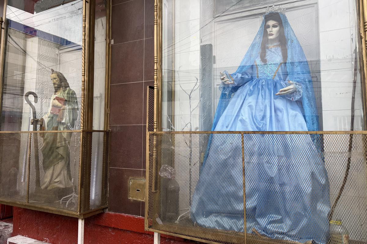 Imagini de la Santuario de la Santa Muerte