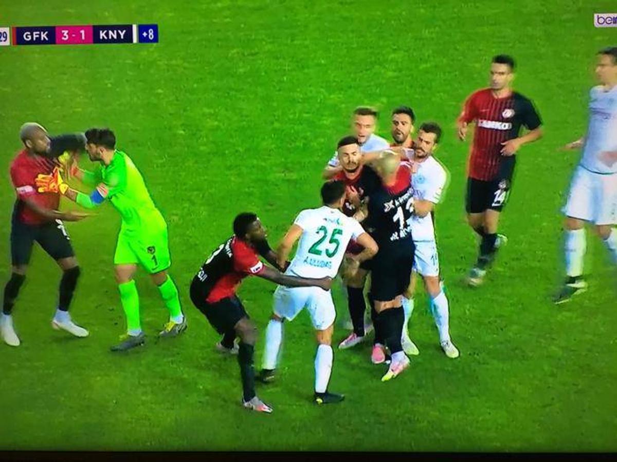 Bătaie Gaziantep - Konyaspor