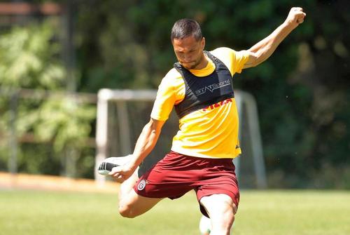 Florin Andone se va întoarce la Brighton după împrumutul la GAlatasaray // foto: Facebook @ Galatasaray