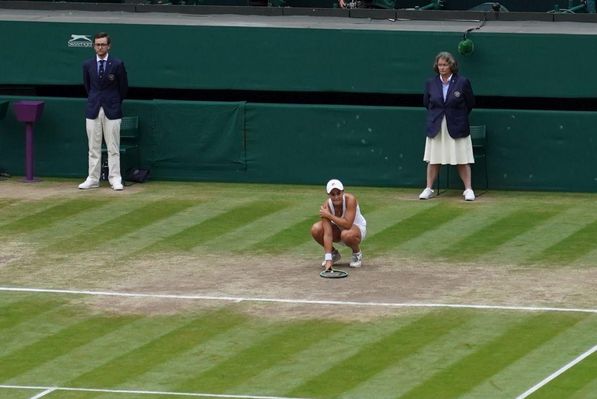 Lacrimi după finala de la Wimbledon! Ambele jucătoare au izbucnit în plâns