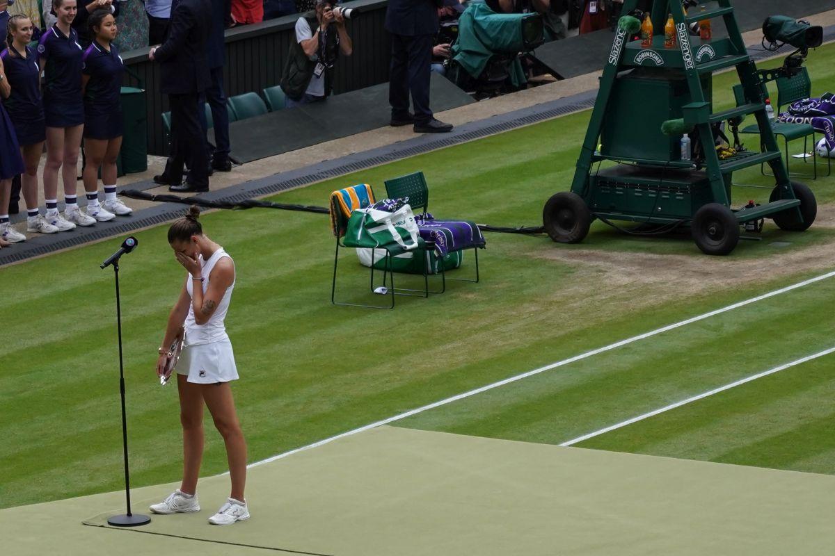 Lacrimi după finala de la Wimbledon! Ambele jucătoare au izbucnit în plâns