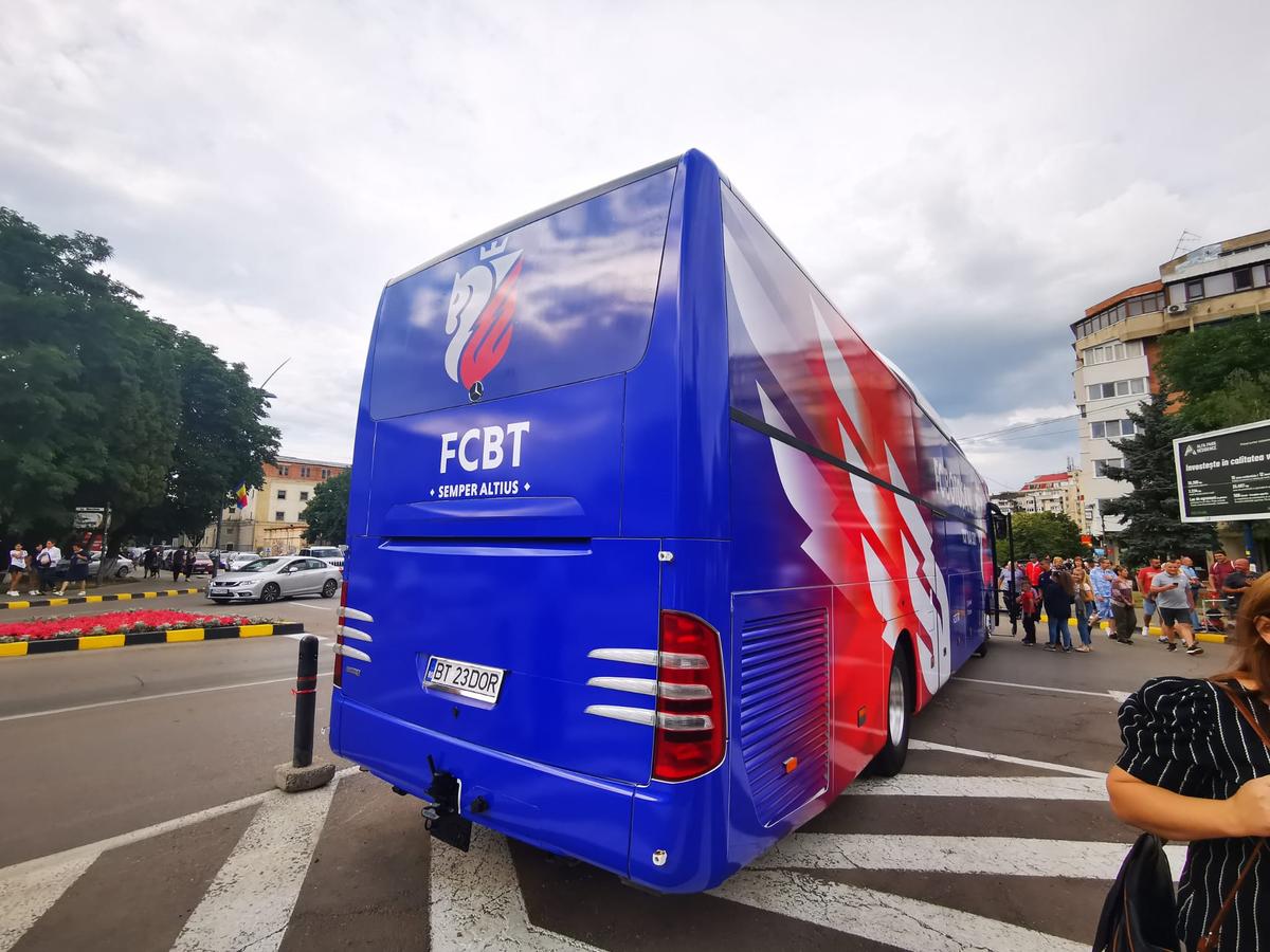FC Botoșani, prezentare echipament și siglă