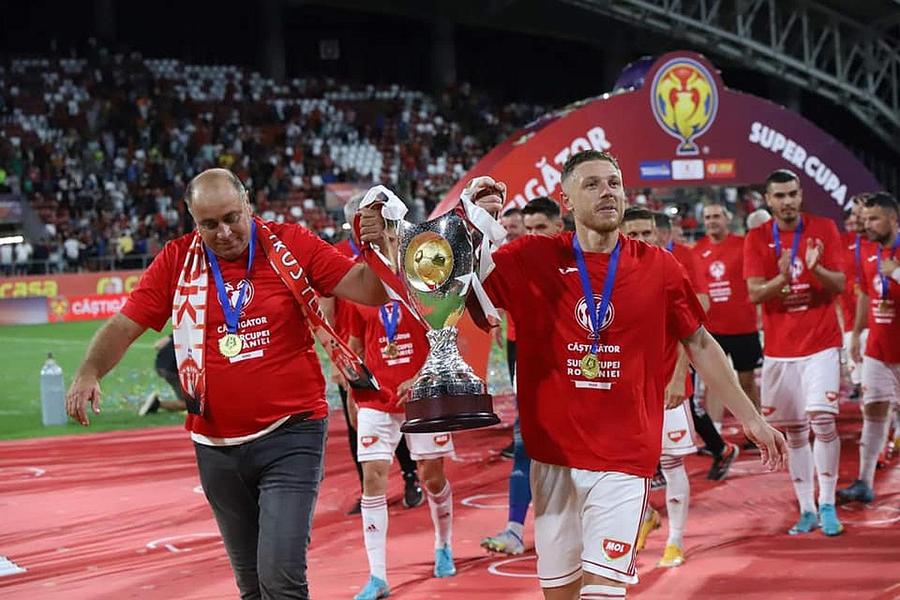 Sepsi a cucerit prima Supercupă a României din istoria clubului, după 2-1 cu CFR Cluj. Laszlo Dioszegi, conducătorul covăsnenilor, a anunțat că fiecare jucător va primi drept bonus 1.200 de euro. Campioana fără scuze