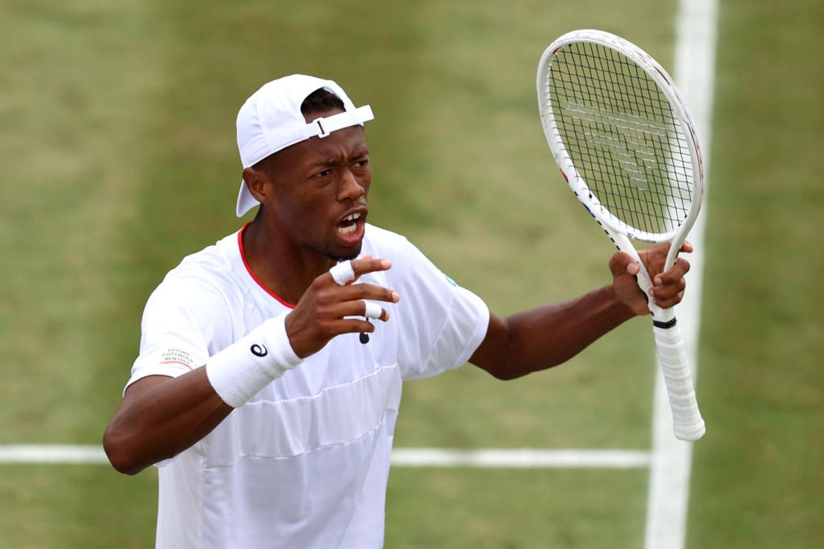 Continuă miracolul la Wimbledon » La prima prezență pe tabloul principal, „geniul” american trece de Tsitsipas și ajunge în „sferturi” + în octombrie era analist TV și vorbea despre Halep
