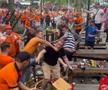 Incidente șocante înainte de Olanda - Anglia » I-au luat pe sus pe englezii de la terasele din Dortmund, au zburat pumni și scaune!