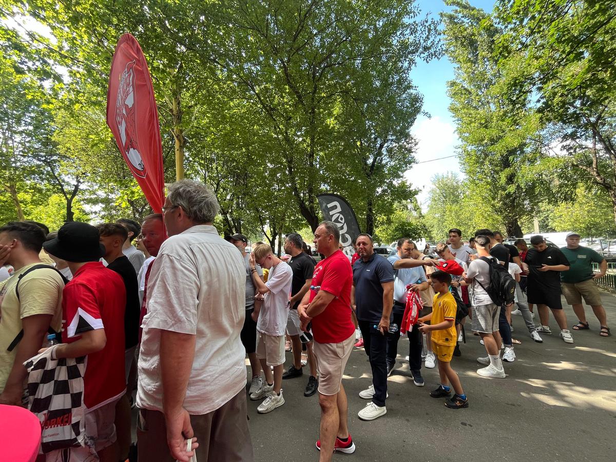 Dinamo și-a prezentat echipamentul pentru sezonul viitor