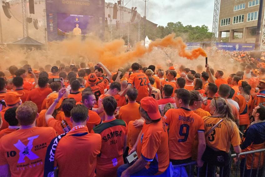 Olandezii au colorat Dortmundul in Oranje în timpul meciului cu Anglia, din semifinalele de la Euro 2024!