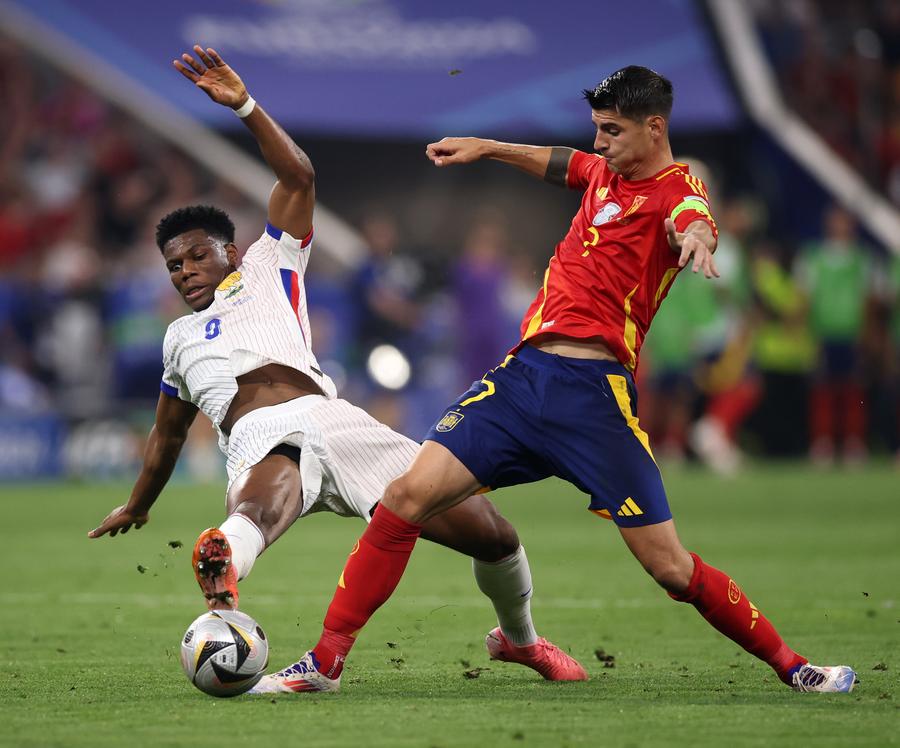 Alvaro Morata, în semifinala cu Franța / Foto: Getty Images Alvaro Morata, căpitanul campioanei europene Spania, a bătut palma cu noua echipă » Schimbă campionatul