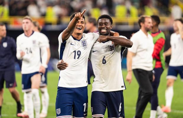 „Se întoarce în sfârșit acasă?” » Englezii, în culmea fericirii, după ce naționala „Three Lions” a ajuns în finala Euro 2024