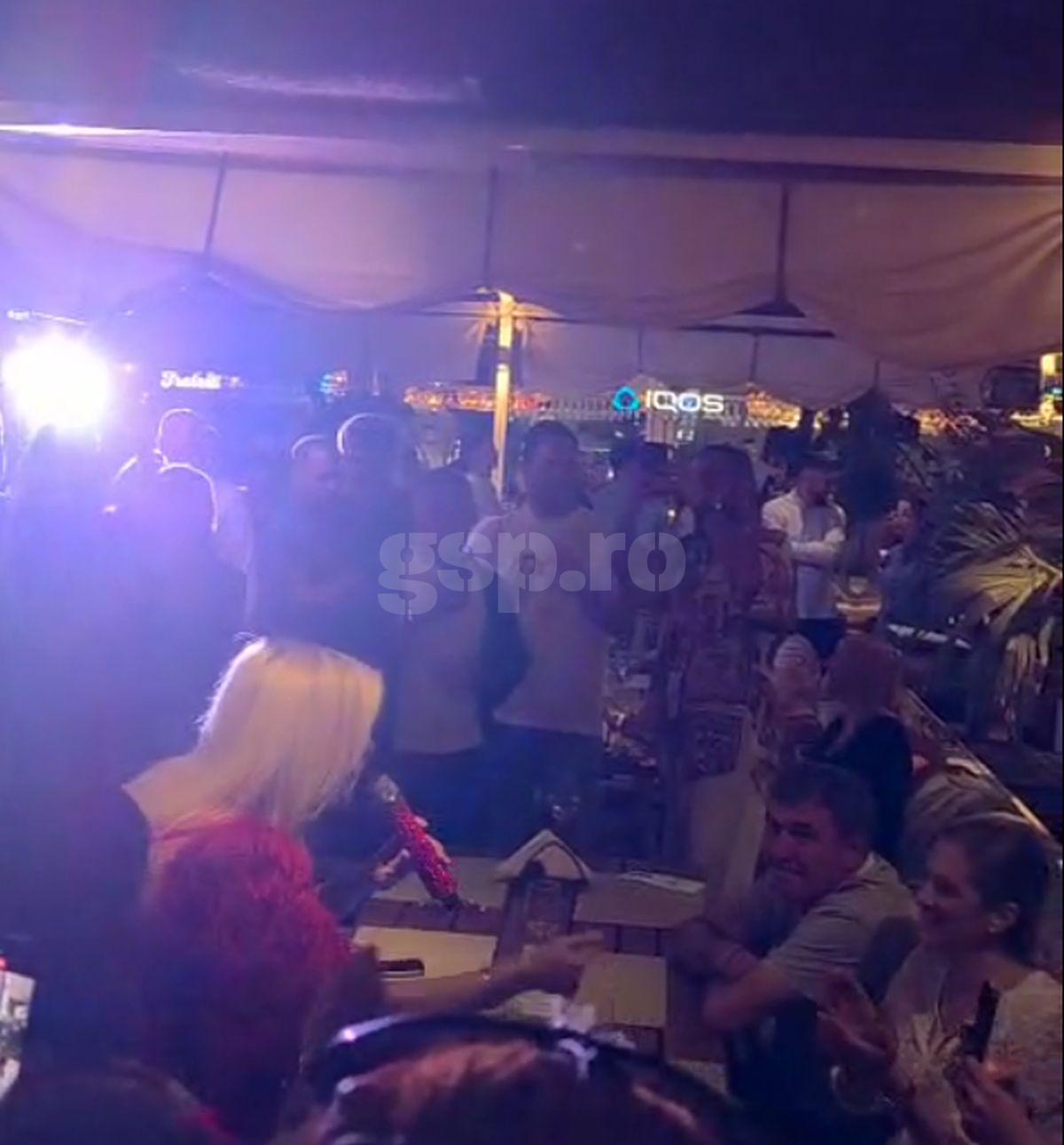 Loredana Groza, show pe mese în fața lui Gică și Ianis Hagi
