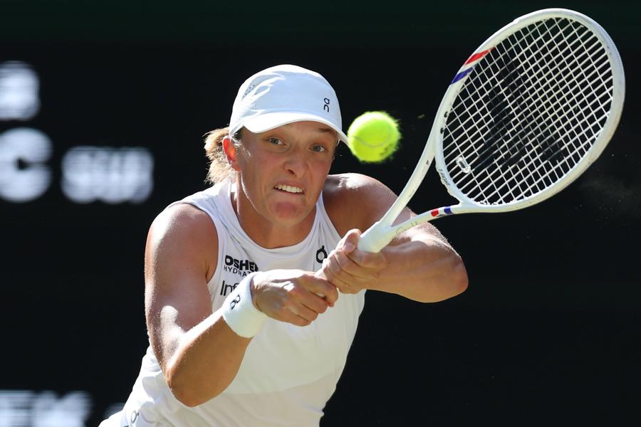 Iga Swiatek, în semifinala de astăzi contra Belindei Bencic. Foto: Imago Images Iga Swiatek, calificare în premieră în finala de la Wimbledon! A cedat doar două game-uri
