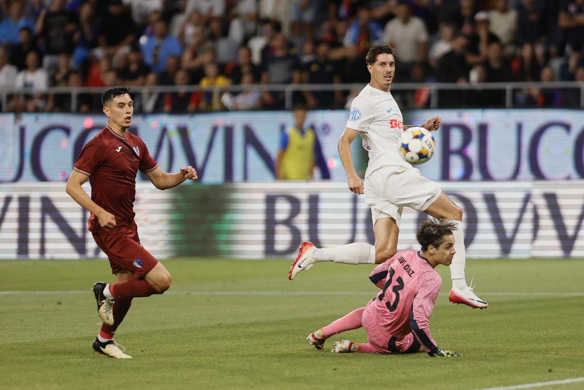 David Miculescu, accidentat în FCSB - Inter d'Escaldes // foto: Cristi Preda (GSP)