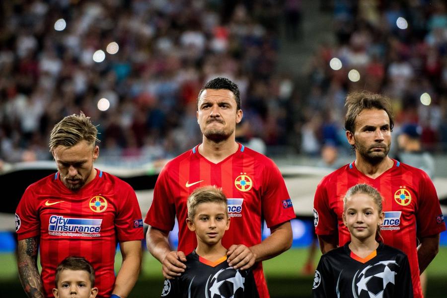 Cătălin Golofca, Constantin Budescu și Filipe Teixeira, când jucau pentru FCSB Constantin Budescu, poveste amuzantă cu Gigi Becali » Cum a fost anunțat că pleacă de la FCSB