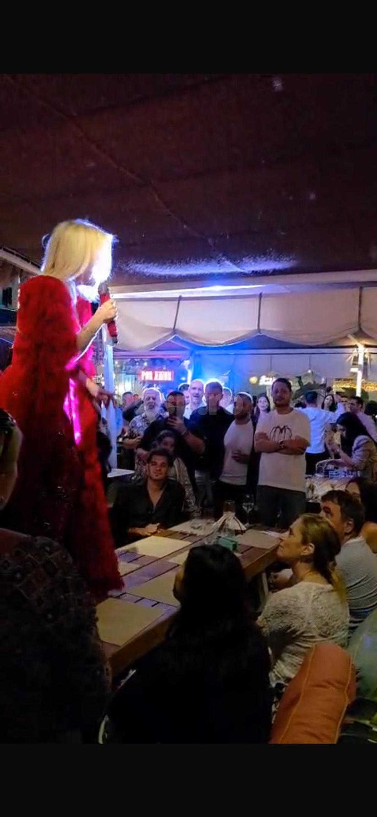 Loredana, show pe masa lui Gică și Ianis Hagi » Petrecere „legendară” joi seara în stațiunea Mamaia! Tot „numărul”, surprins de GSP