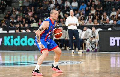 A jucat 3 sezoane la Dinamo și acum o va antrena pe Steaua » Unul din cei mai experimentați baschetbaliști români calcă pe urmele tatălui său
