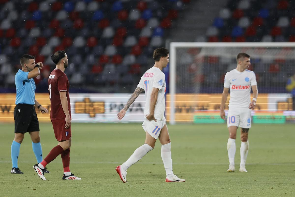 David Miculescu, accidentat în FCSB - Inter d'Escaldes // foto: Cristi Preda (GSP)