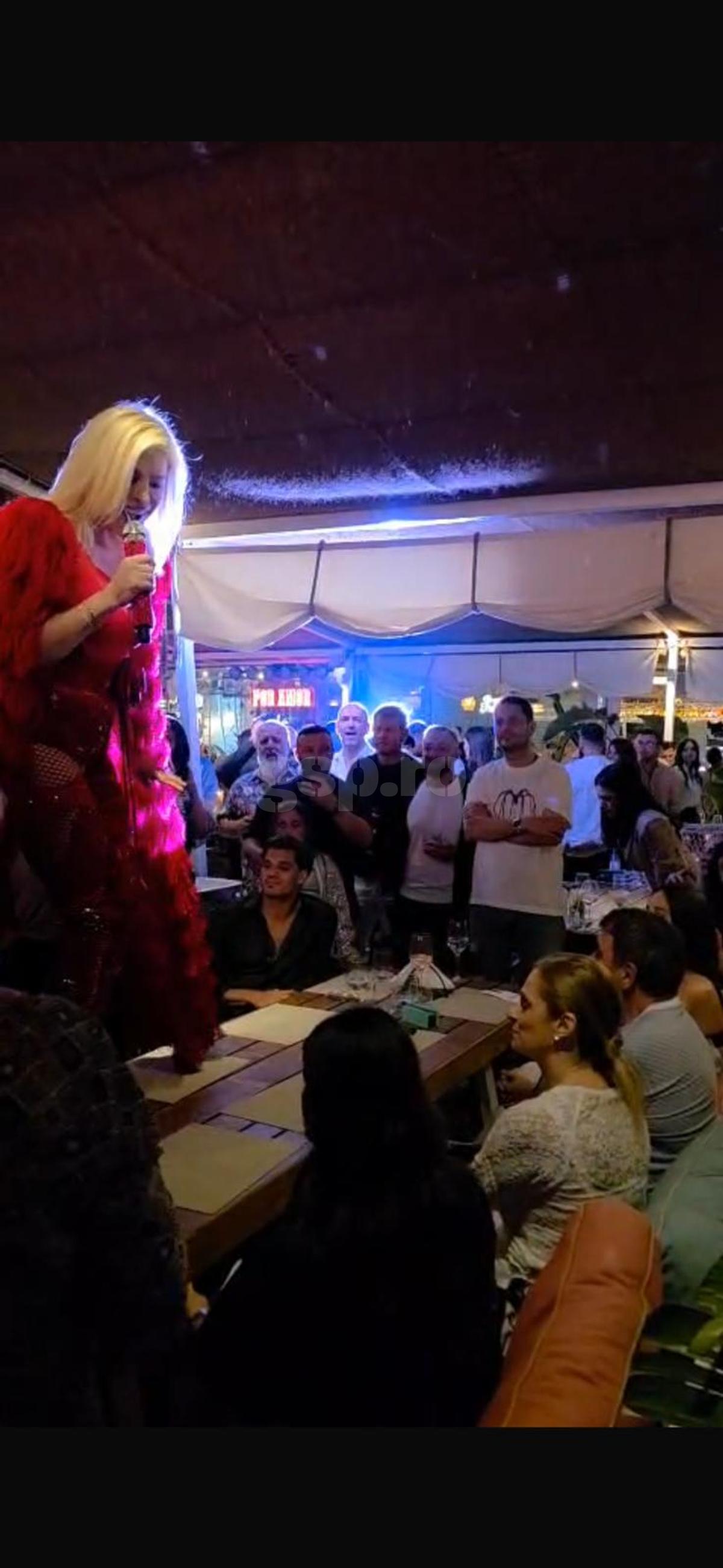 Loredana Groza, show pe mese în fața lui Gică și Ianis Hagi