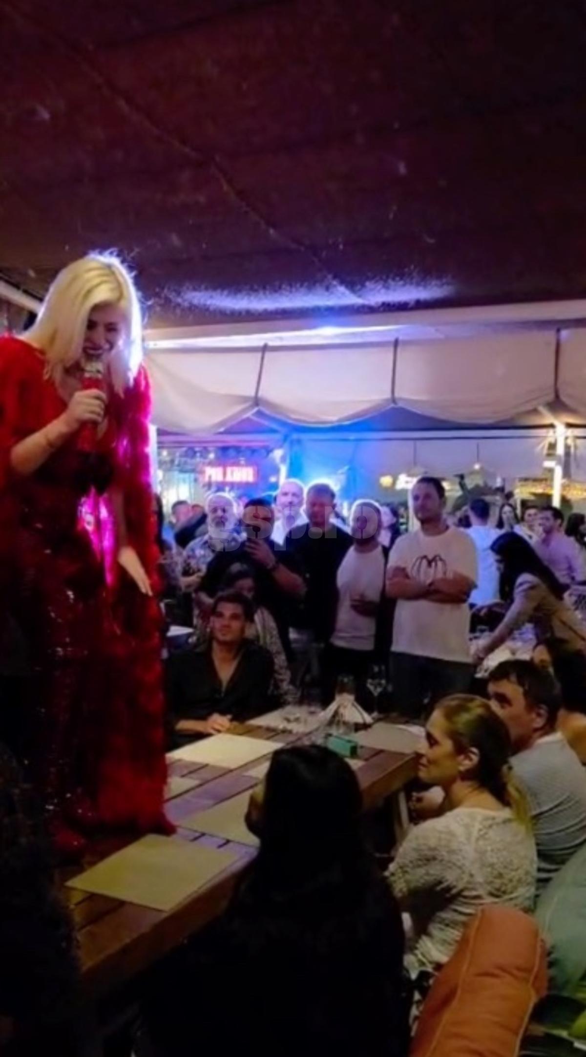 Loredana Groza, show pe mese în fața lui Gică și Ianis Hagi