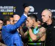 Conor McGregor și Max Holloway au fost despărțiți de agenții de securitate // foto: Imago Images