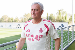 „Ghiciți cine e aici” » Jose Mourinho a ajuns la baza lui Real Madrid și se pregătește pentru noul sezon