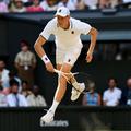 Jannik Sinner (24 de ani, 1 ATP) l-a învins pe Novak Djokovic (39, 8 ATP), scor 6-4, 6-4, 6-4, și s-a calificat în finala de la Wimbledon.