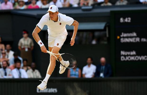 Fără istoric! Semifinala Jannik Sinner - Novak Djokovic, tranșată în doar 2 ore și 20 de minute