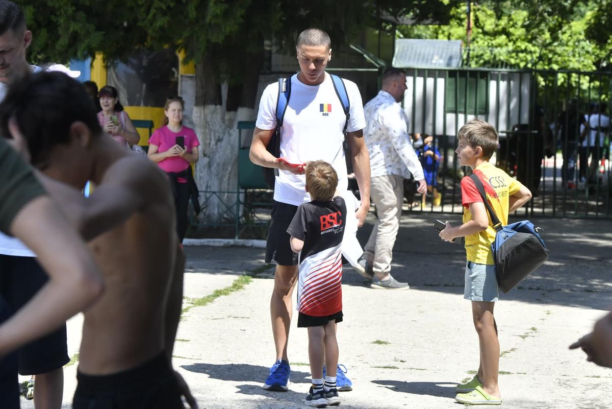 David Popovici și Pan Zhanle, față în față la București: „Nu știu care e Ronaldo și care e Messi” » Ce l-a făcut să exclame: „Suntem varză”