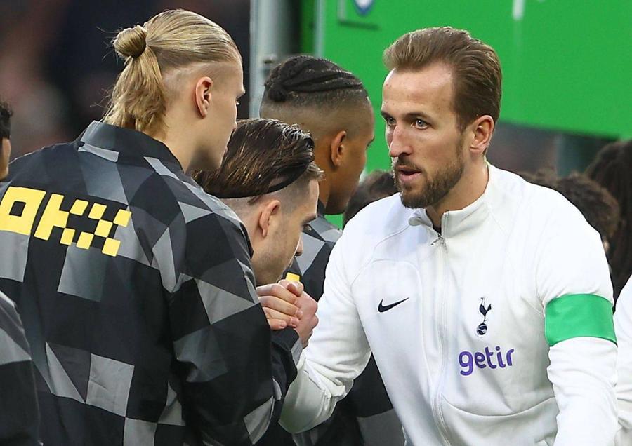 Erling Haaland și Harry Kane se cunosc foarte bine din confruntările din Premier League dintre Manchester City și Tottenham / Foto: Imago Duelul lunetiștilor mondiali de la miezul nopții! » Erling Haaland sau Harry Kane pentru un loc în careul de ași?