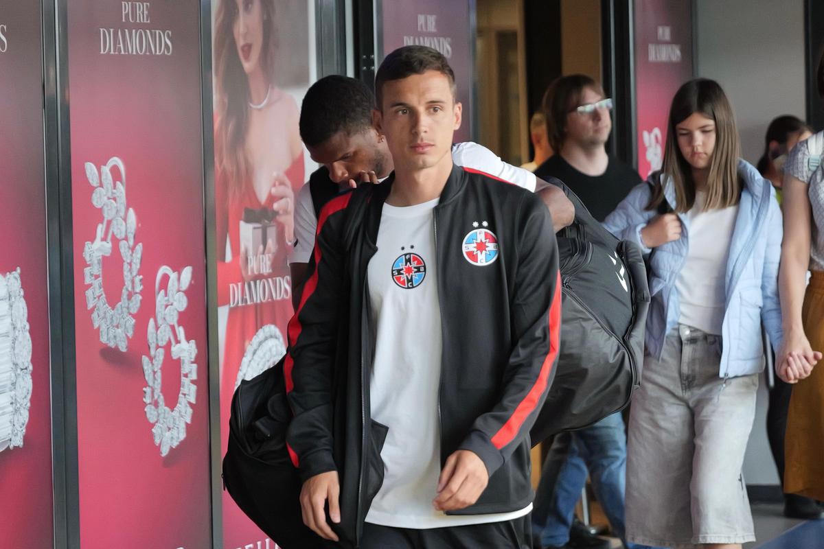 FCSB a revenit în țară » Primire emoționantă pentru Vali Crețu