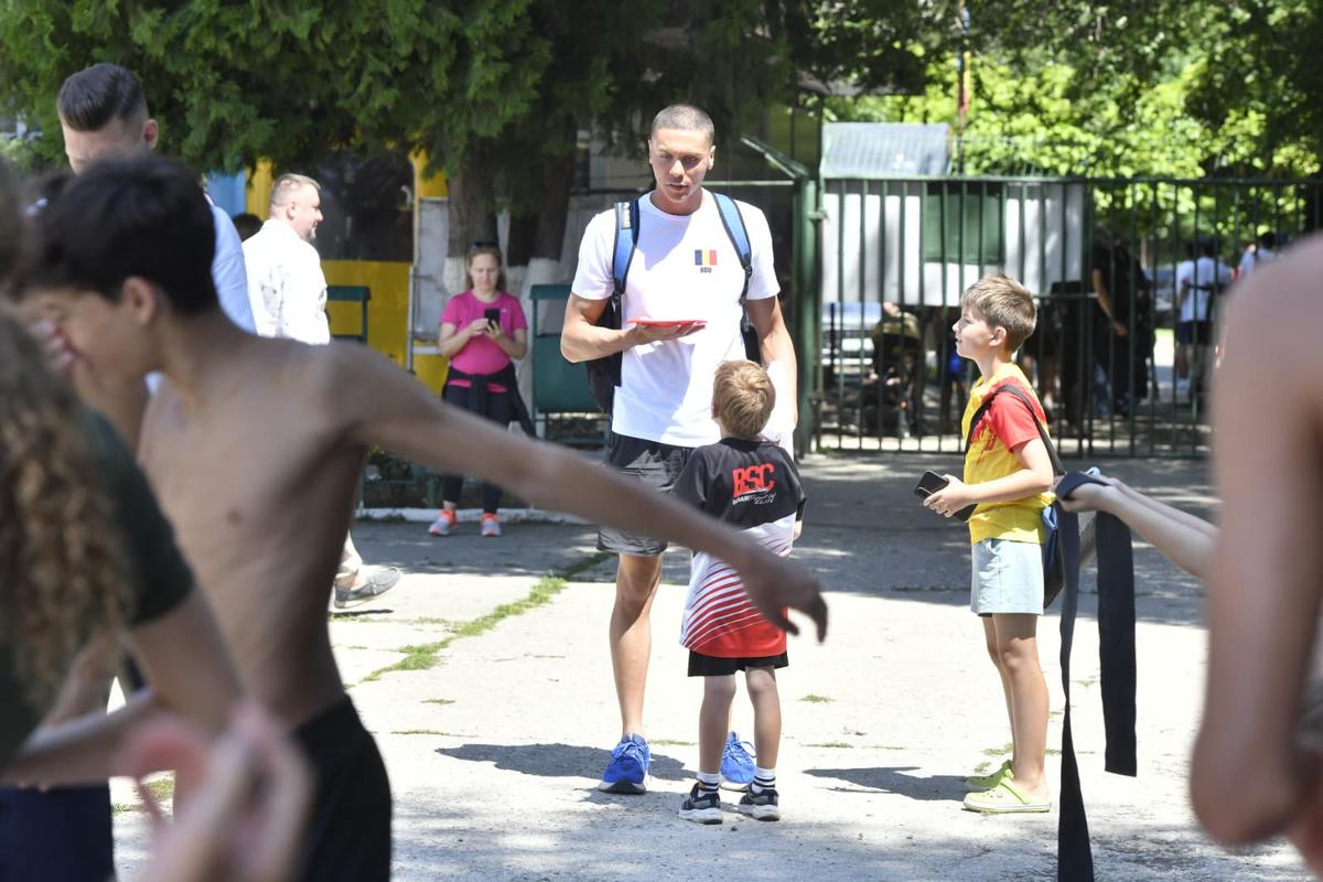 David Popovici și Pan Zhanle, față în față la București: „Nu știu care e Ronaldo și care e Messi” » Ce l-a făcut să exclame: „Suntem varză”