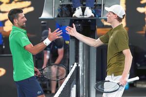 Jannik Sinner - Novak Djokovic, semifinală de 5 stele la Wimbledon