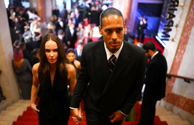 Virgil van Dijk și soția sa, Rike, au mers la Londra pentru „vânătoarea” favorită a milionarilor