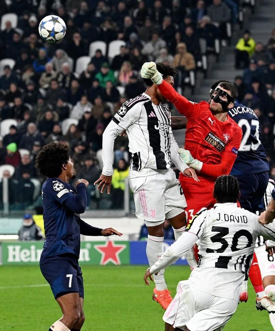 Neofytos Michail în acțiune într-un meci cu Juventus la Torino Eroul clujenilor în remiza cu Dinamo Kiev s-a călit în Champions League: „Vreau trofee cu U!”