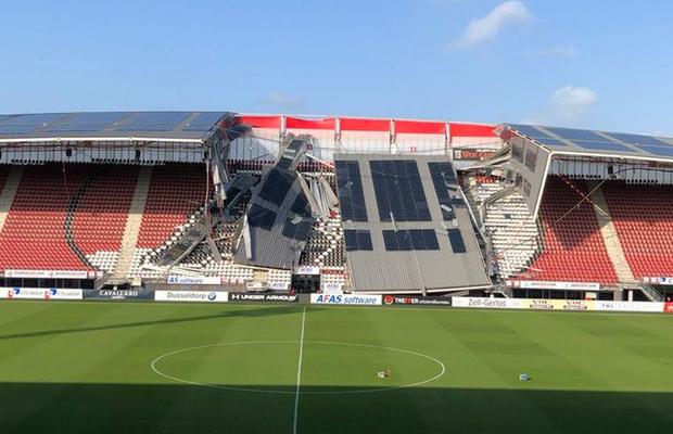 FOTO Acoperișul stadionului lui AZ Alkmaar s-a prăbușit!