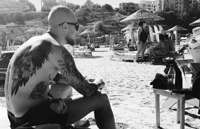 FOTO Denis Alibec, la Vama Veche cu mama lui » Cum s-a pozat atacantul