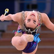 Gimnastica ritmică oferă tot timpul fotografii spectaculoase