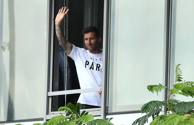 Cum a apărut Leo Messi la Paris » Tricou de 25 de dolari, ceas de milionar