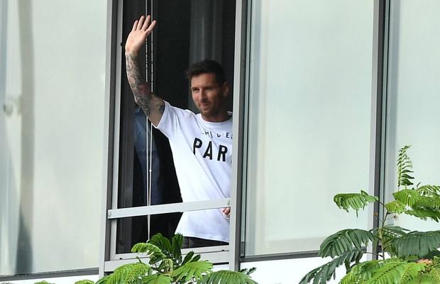 Cum a apărut Leo Messi la Paris » Tricou de 25 de dolari, ceas de milionar