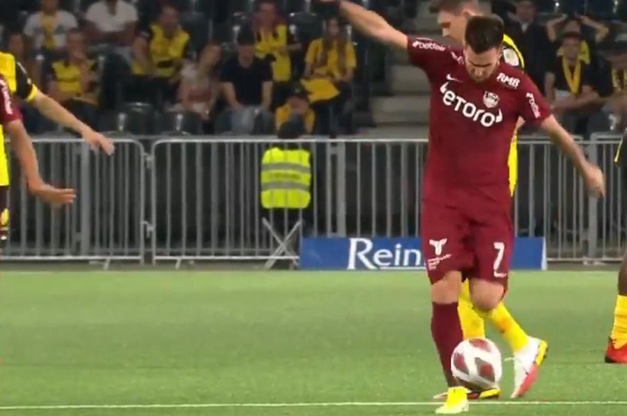 Adrian Păun, lovind mingea după fluierul arbitrului Adrian Păun, eliminare stupidă în Elveția » Fazele care i-au adus două „galbene”