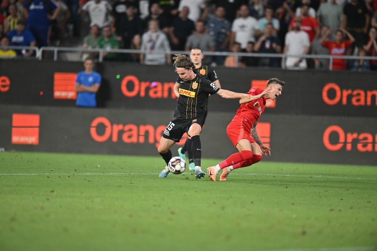 FCSB a cerut trei penalty-uri cu Nordsjaelland! tribunele au explodat: „Hoții, hoții!” » Fotoreporterul GSP a surprins cadru cu cadru cea mai fierbinte fază a meciului