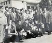 Dorin Necula alături de Nicolae Pescaru, bunul său prieten, într-o deplasare externă. Amândoi în dreapta jos FOTO Arhivă personală