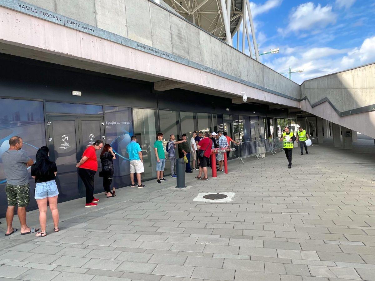Coadă la casele de bilete din Ghencea înainte de FCSB - Nordsjaelland