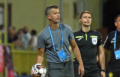 Consecvența lui Burcă » Antrenorul lui Dinamo a procedat la fel în toate cele 7 etape