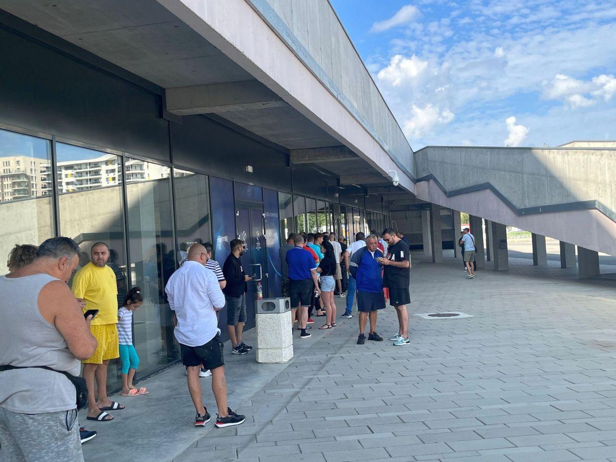 Coadă la casele de bilete din Ghencea înainte de FCSB - Nordsjaelland