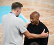 Nowitzki și Henry