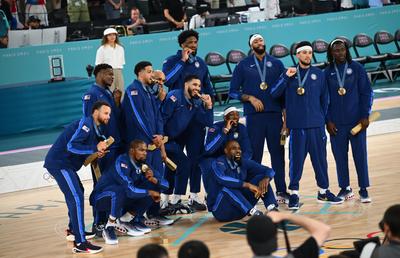 Dream Team de AUR la Paris » Americanii au învins Franța în cea mai așteptată finală de la Jocurile Olimpice: prestație IREALĂ a lui Curry