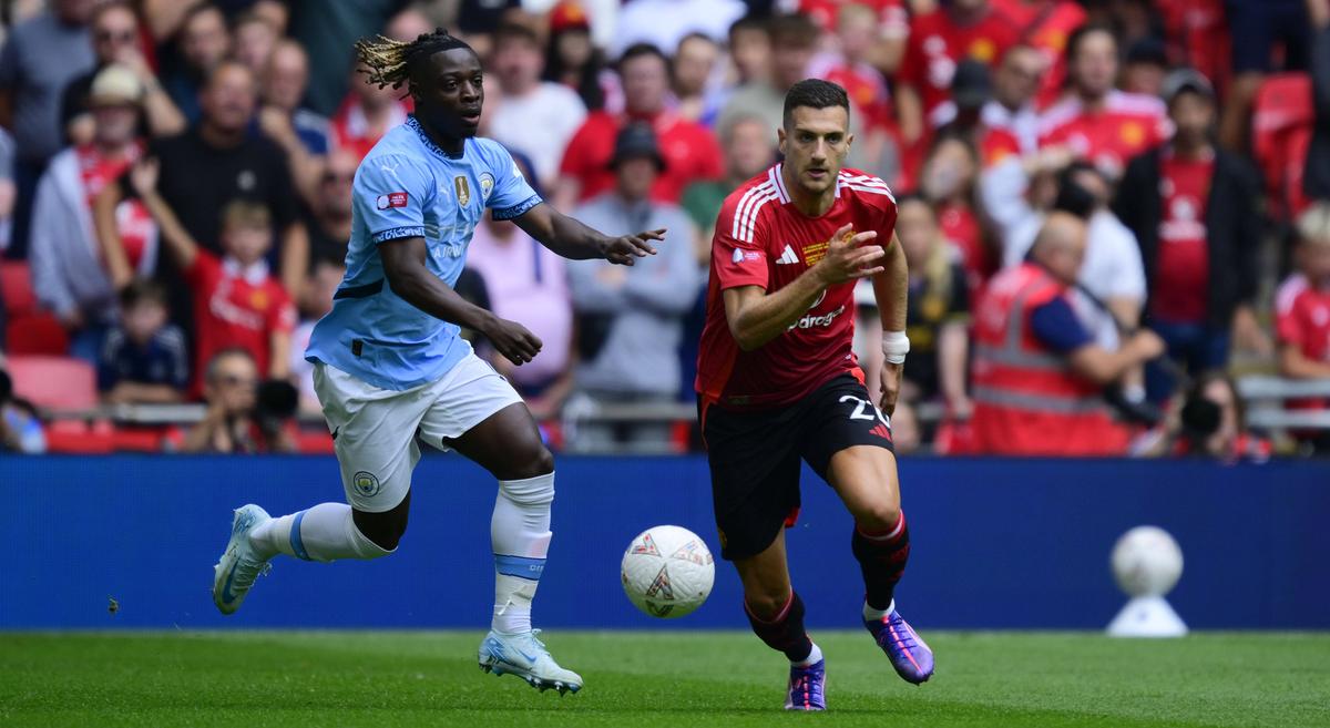 Manchester City câștigă în debutul stagiunii din Regat » „Cetățenii” și-au adjudecat Supercupa Angliei, după ce au învins-o pe United la penalty-uri