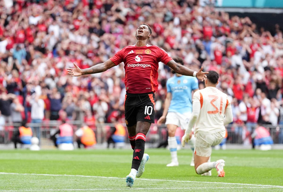 Manchester City câștigă în debutul stagiunii din Regat » „Cetățenii” și-au adjudecat Supercupa Angliei, după ce au învins-o pe United la penalty-uri