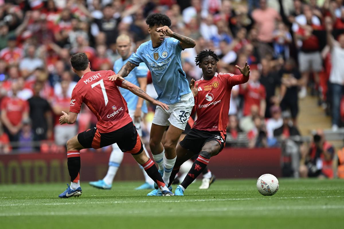 Manchester City câștigă în debutul stagiunii din Regat » „Cetățenii” și-au adjudecat Supercupa Angliei, după ce au învins-o pe United la penalty-uri